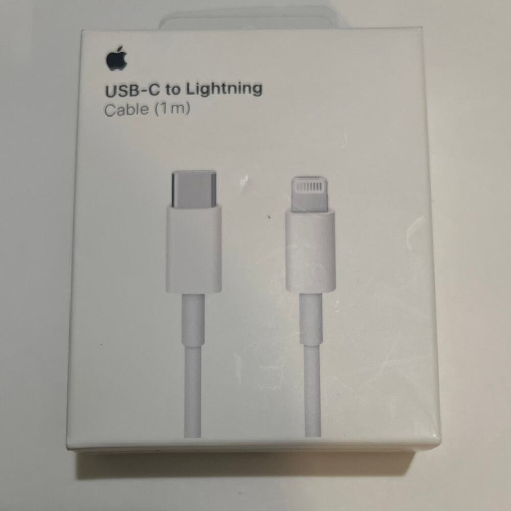 Authentic Apple USB-C to Lightening Cable (1m) New and Sealed